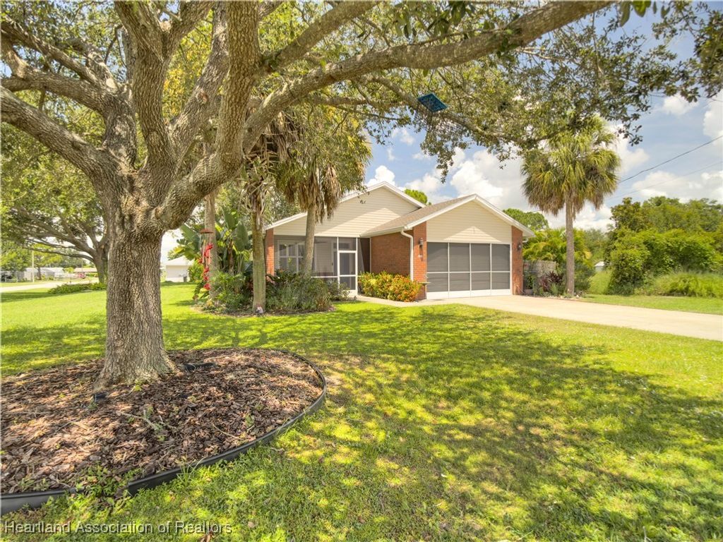 1550 Meadowbrook Street, Lake Placid, FL 33852