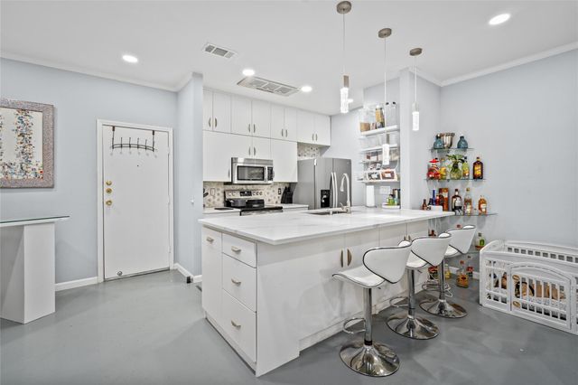 9850 Pagewood Lane 1302, Houston, TX 77042