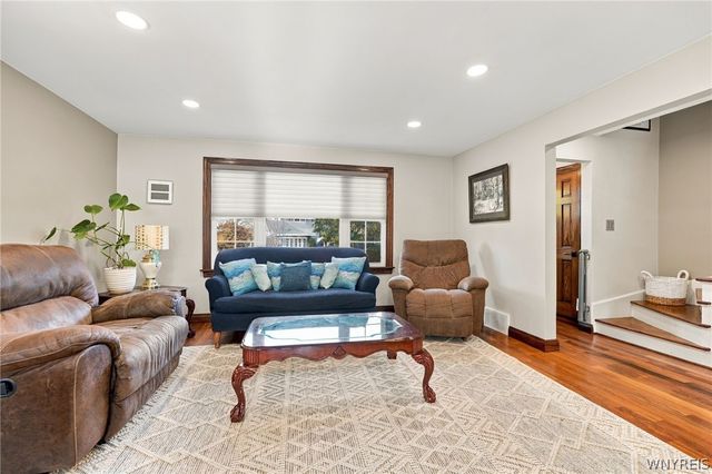 27 Pelham Drive, Buffalo, NY 14214
