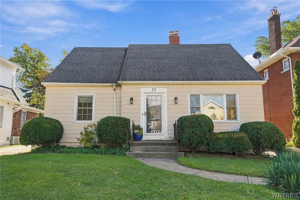 27 Pelham Drive, Buffalo, NY 14214