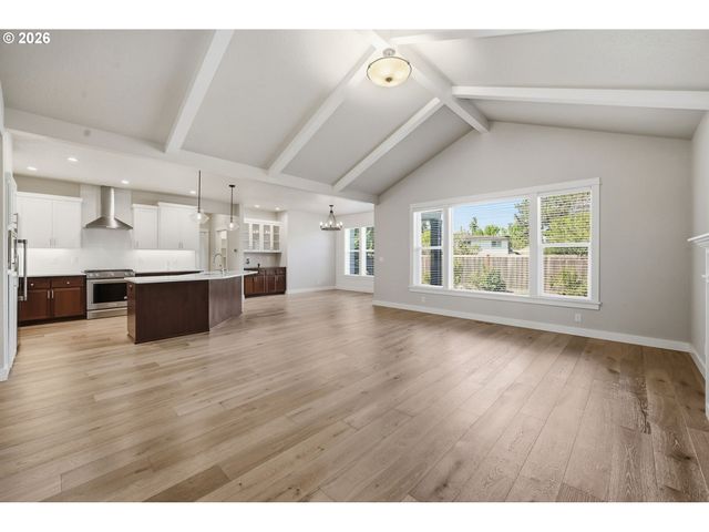 2595 CRESCENT Ave, Eugene, OR 97408