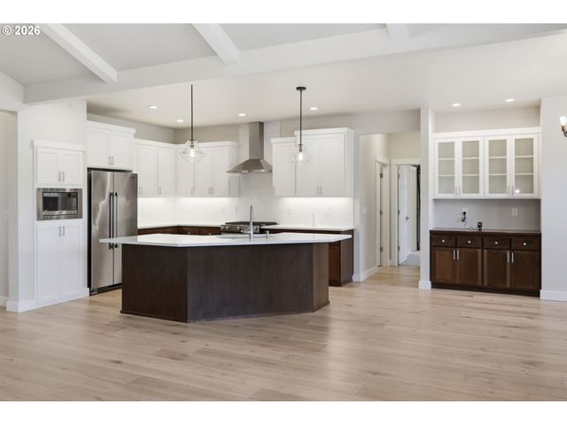 2595 CRESCENT Ave, Eugene, OR 97408
