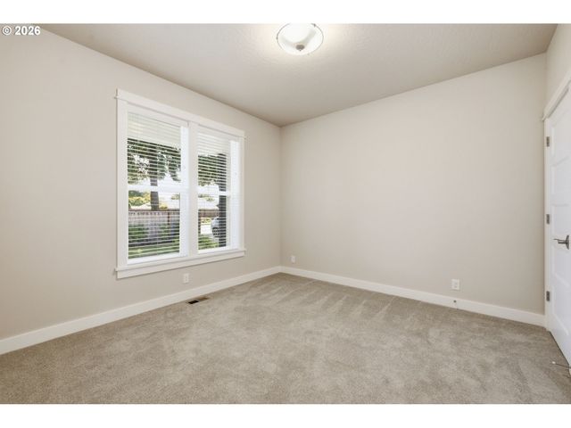 2595 CRESCENT Ave, Eugene, OR 97408