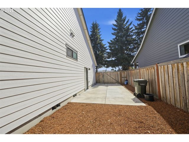 2595 CRESCENT Ave, Eugene, OR 97408