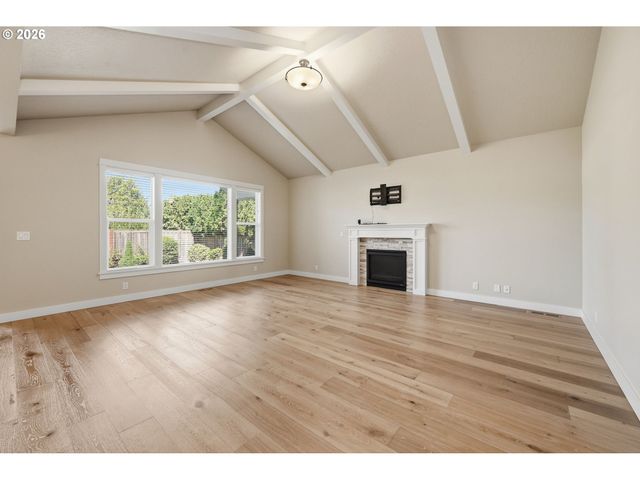 2595 CRESCENT Ave, Eugene, OR 97408