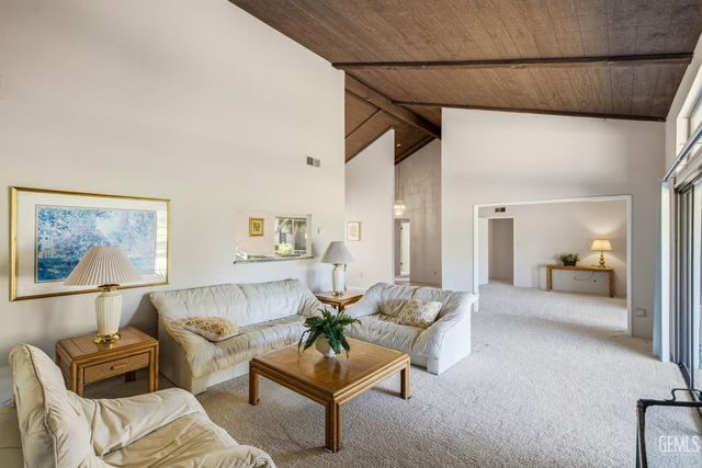 5700 Kirkside Drive D, Bakersfield, CA 93309