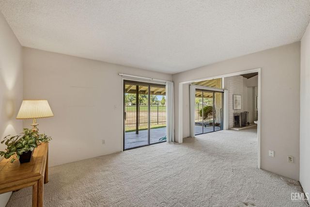 5700 Kirkside Drive D, Bakersfield, CA 93309