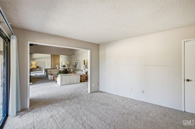 5700 Kirkside Drive D, Bakersfield, CA 93309