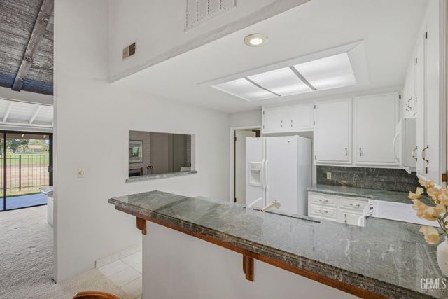 5700 Kirkside Drive D, Bakersfield, CA 93309