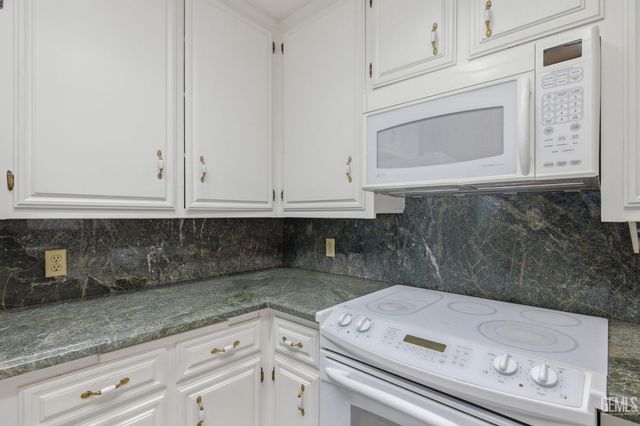 5700 Kirkside Drive D, Bakersfield, CA 93309