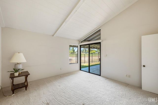 5700 Kirkside Drive D, Bakersfield, CA 93309