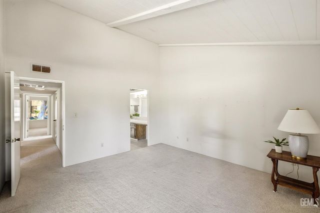 5700 Kirkside Drive D, Bakersfield, CA 93309