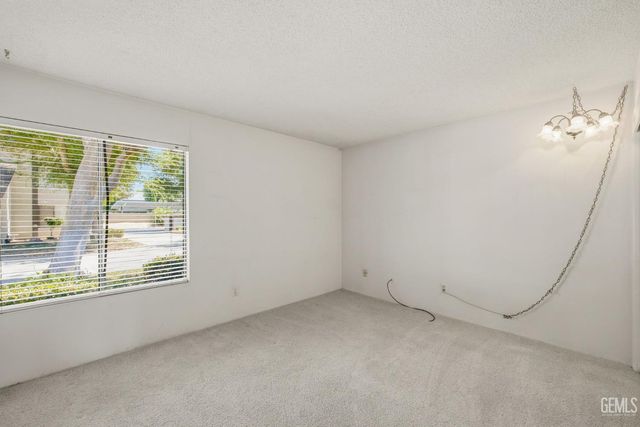 5700 Kirkside Drive D, Bakersfield, CA 93309
