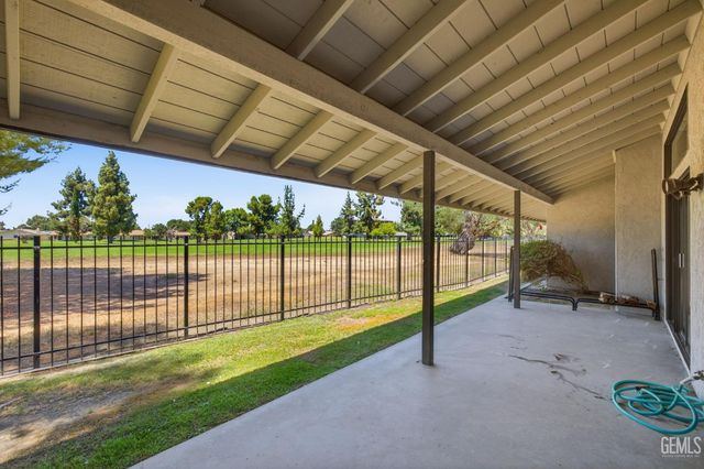 5700 Kirkside Drive D, Bakersfield, CA 93309