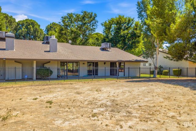 5700 Kirkside Drive D, Bakersfield, CA 93309