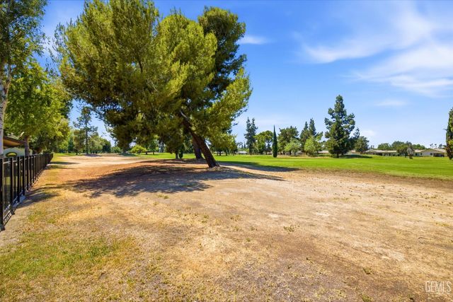 5700 Kirkside Drive D, Bakersfield, CA 93309