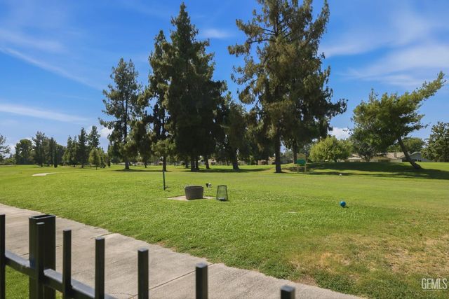 5700 Kirkside Drive D, Bakersfield, CA 93309