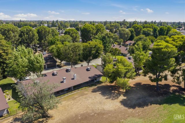 5700 Kirkside Drive D, Bakersfield, CA 93309