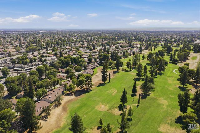 5700 Kirkside Drive D, Bakersfield, CA 93309
