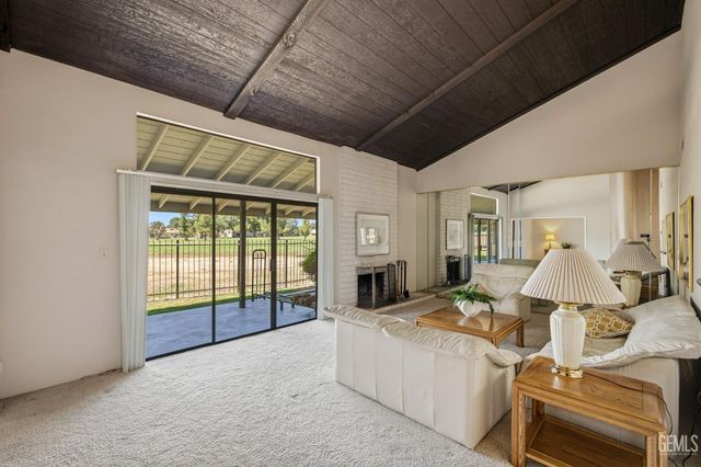 5700 Kirkside Drive D, Bakersfield, CA 93309