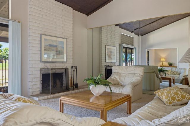 5700 Kirkside Drive D, Bakersfield, CA 93309