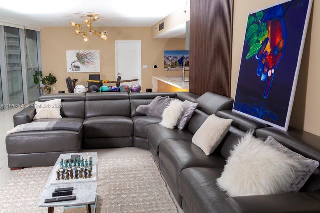 465 Brickell Ave 5101, Miami, FL 33131