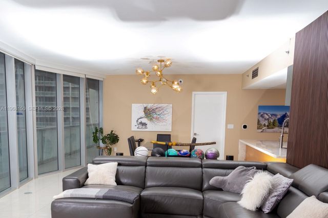 465 Brickell Ave 5101, Miami, FL 33131