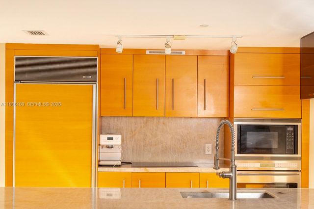 465 Brickell Ave 5101, Miami, FL 33131