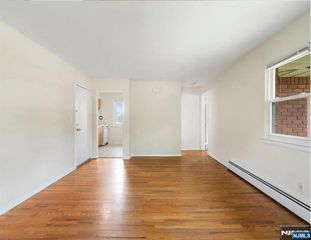 325 Grantwood Boulevard 6B, Palisades Park, NJ 07650
