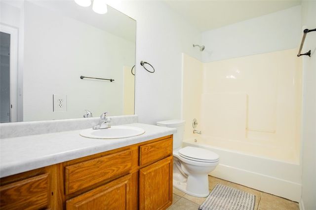 215 N Broyles Street, Farmington, AR 72730