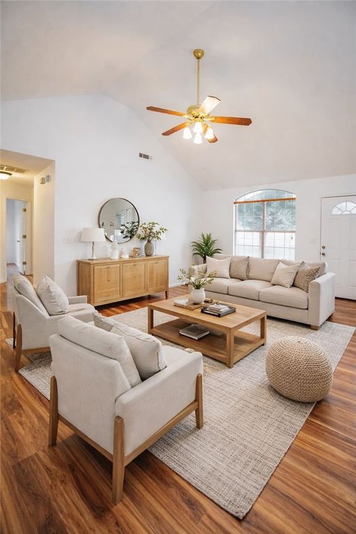 215 N Broyles Street, Farmington, AR 72730