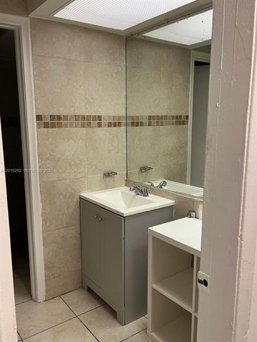 7721 SW 10th Ct D, North Lauderdale, FL 33068