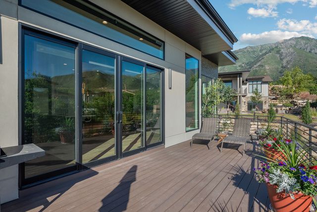 718 S NEBO CIR, Woodland Hills, UT 84653