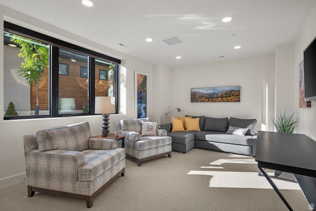 718 S NEBO CIR, Woodland Hills, UT 84653