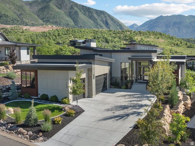 718 S NEBO CIR, Woodland Hills, UT 84653