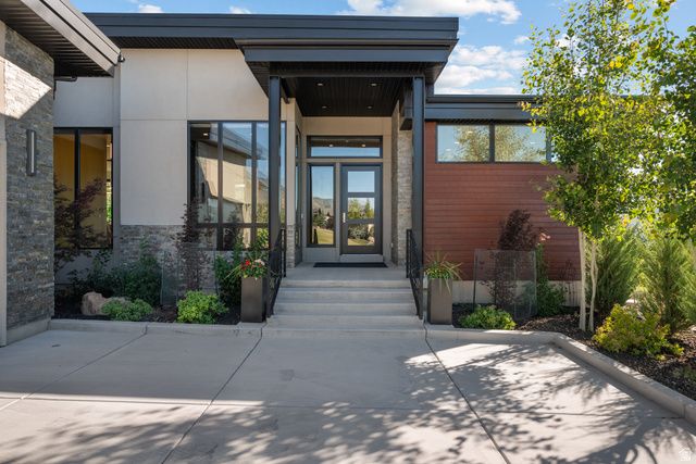 718 S NEBO CIR, Woodland Hills, UT 84653
