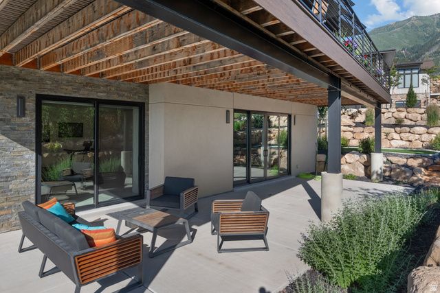 718 S NEBO CIR, Woodland Hills, UT 84653