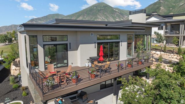 718 S NEBO CIR, Woodland Hills, UT 84653