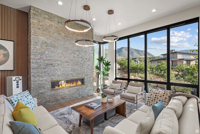 718 S NEBO CIR, Woodland Hills, UT 84653
