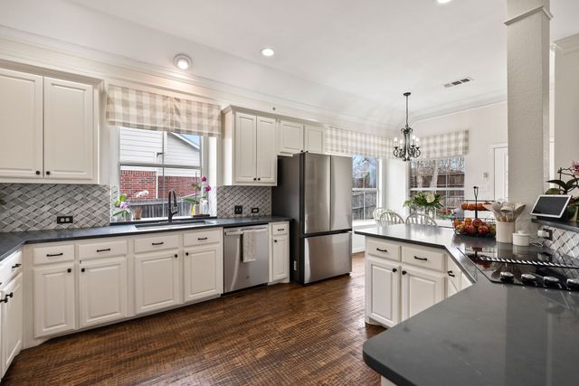 2716 Summer Wind Drive, Grapevine, TX 76051