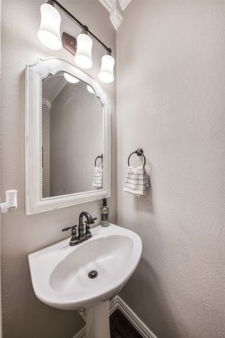 2716 Summer Wind Drive, Grapevine, TX 76051