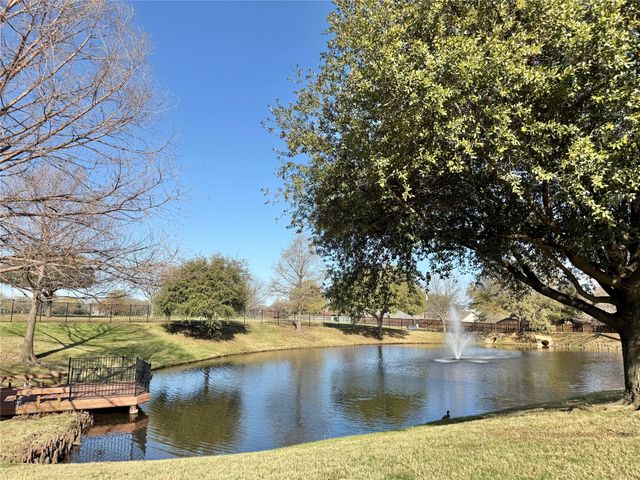 2716 Summer Wind Drive, Grapevine, TX 76051