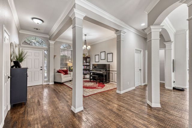 2716 Summer Wind Drive, Grapevine, TX 76051