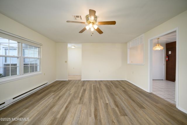 933B Thornhill Court, Lakewood, NJ 08701