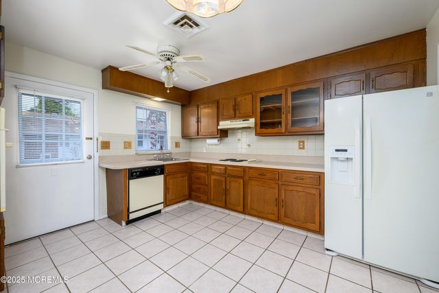 933B Thornhill Court, Lakewood, NJ 08701