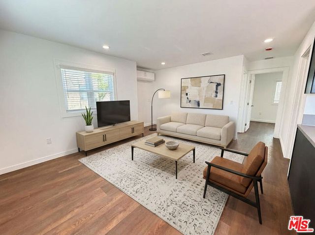 818 N Harper Avenue, Los Angeles, CA 90046