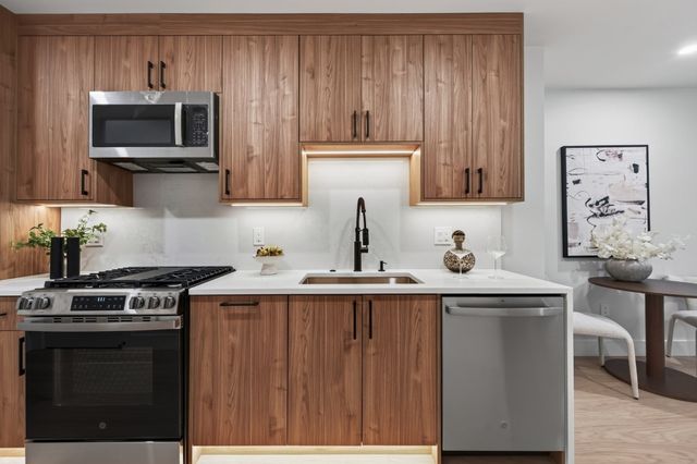 250 Bremen 3, Boston, MA 02128
