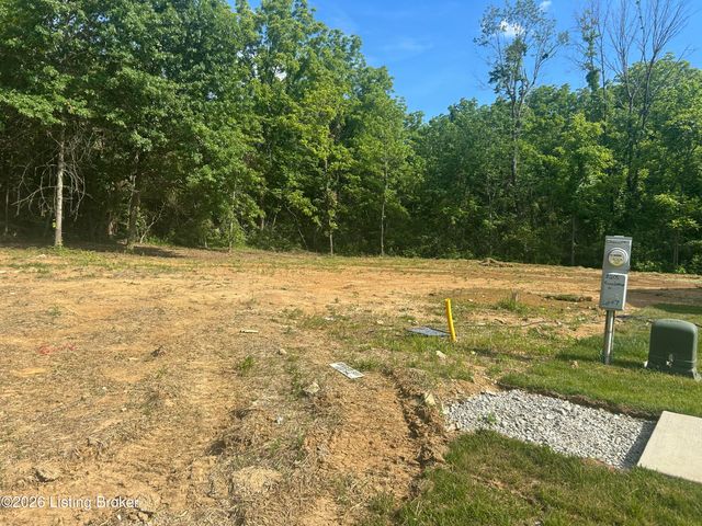 8203 Roseborough Rd, Louisville, KY 40228