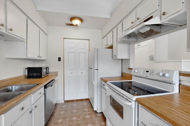 2240 Tarpley Road 242, Carrollton, TX 75006