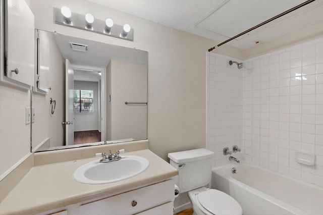 2240 Tarpley Road 242, Carrollton, TX 75006